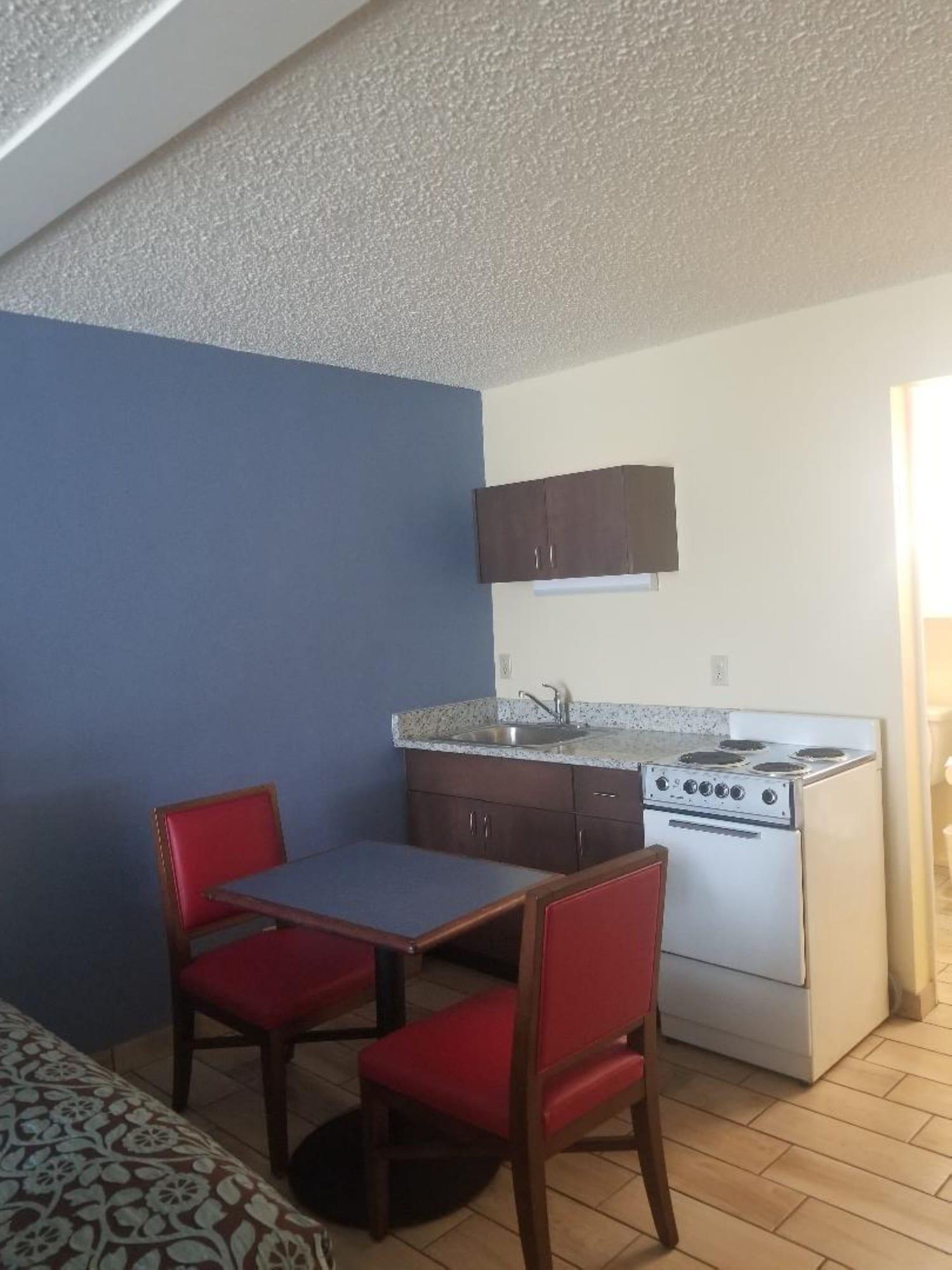 Days Inn By Wyndham Clearwater/Central Esterno foto