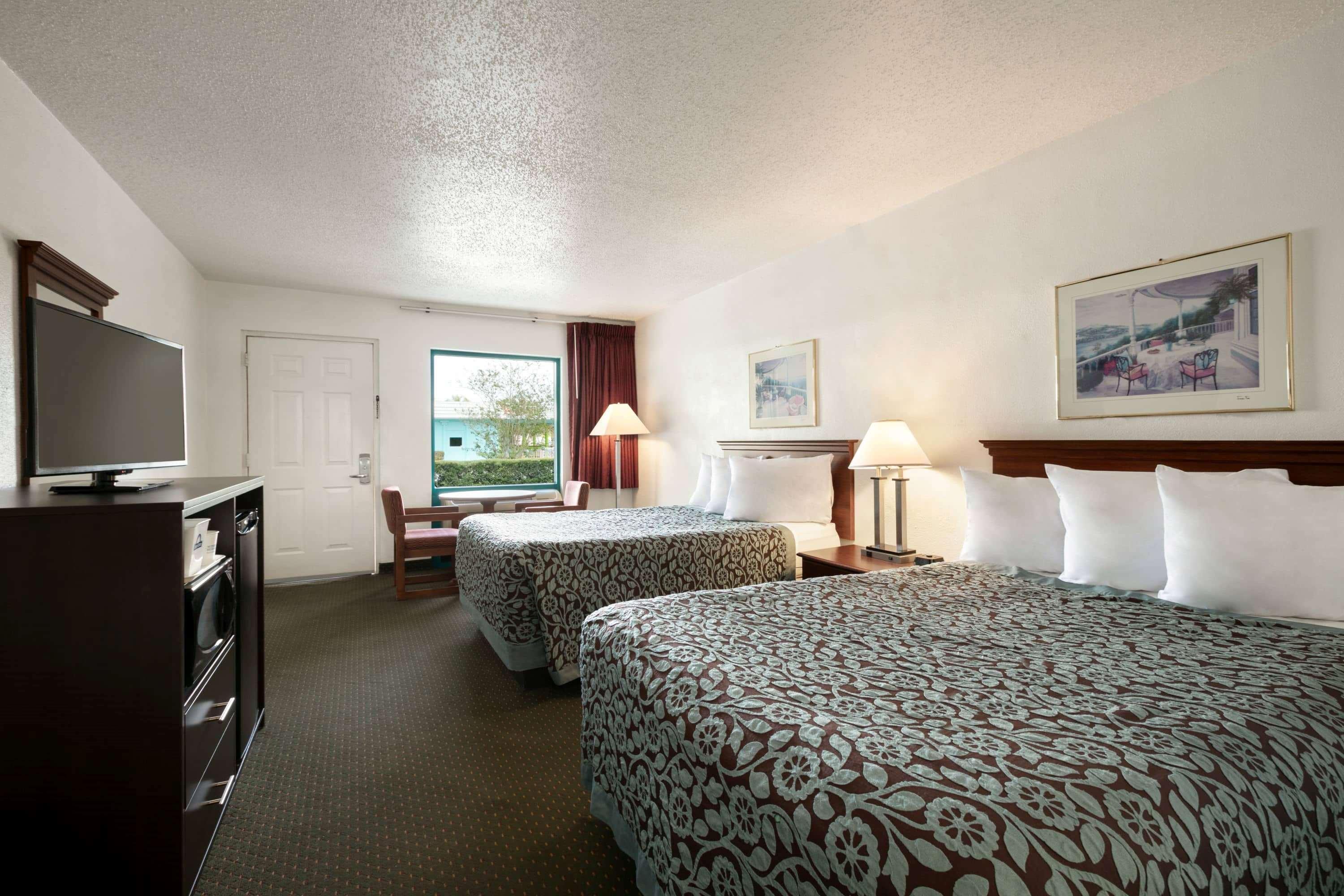 Days Inn By Wyndham Clearwater/Central Esterno foto